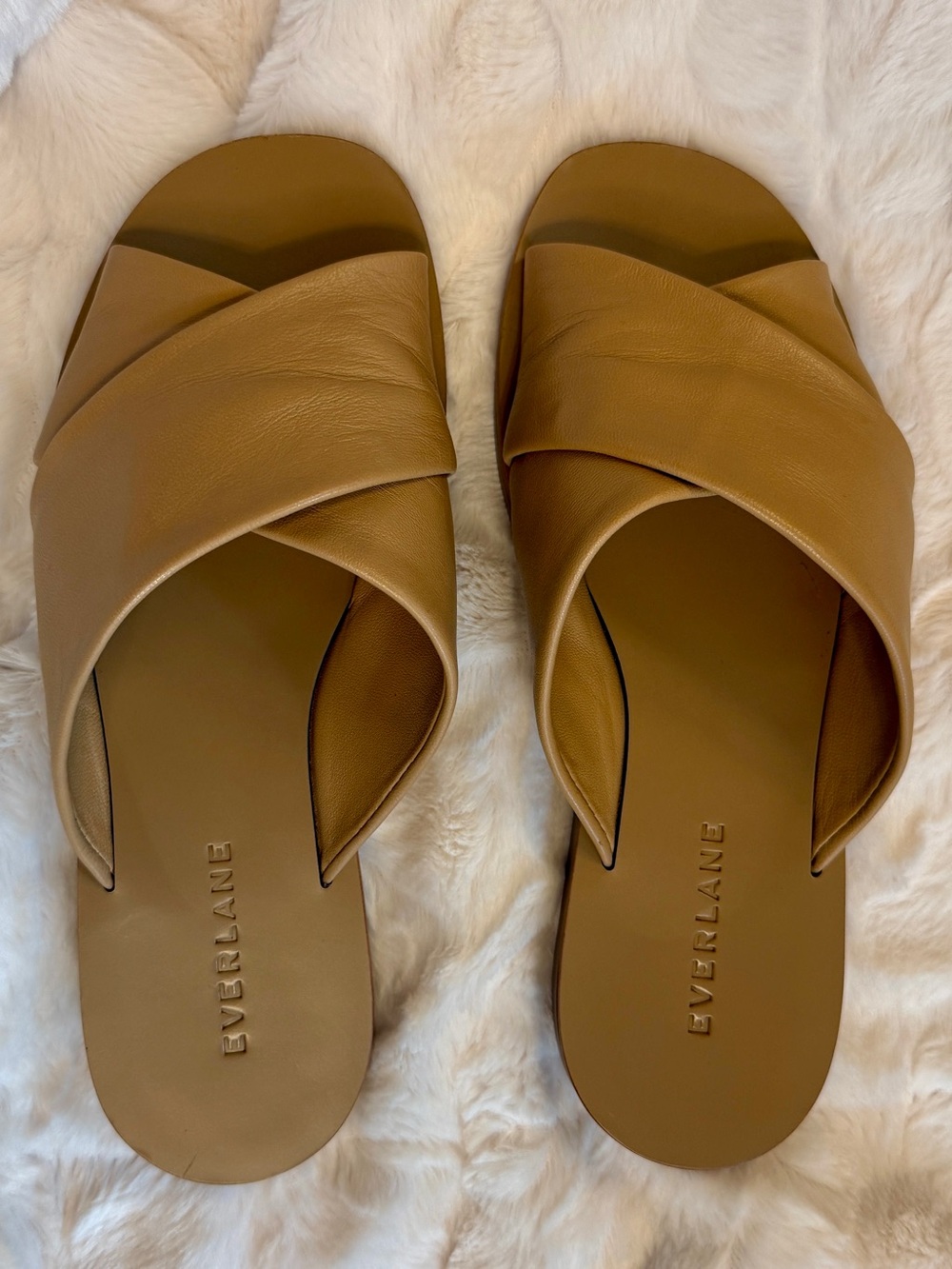 Everlane Day Crossover Sandal in Light Taupe, size 5 EUC